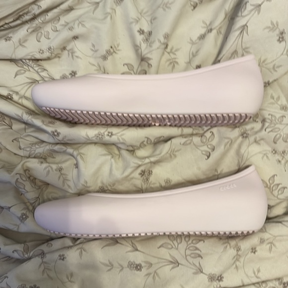 CROCS Brooklyn Flats in Soft Pink - Picture 7 of 8